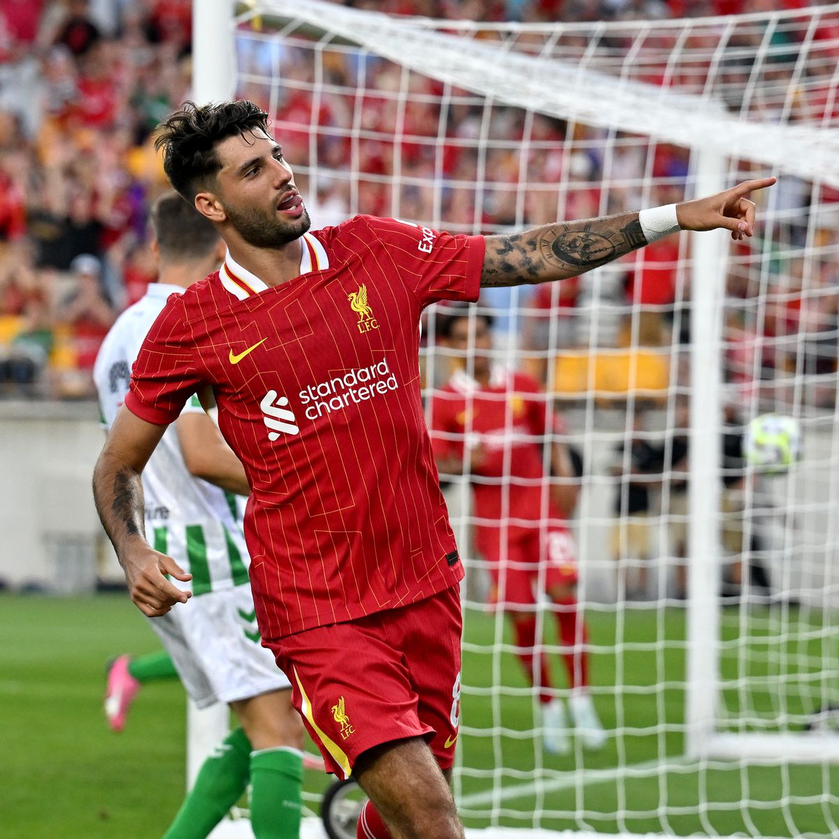 Arne Slot Seals First Liverpool Win with Dominik Szoboszlai's Stunning Goal in Pittsburgh